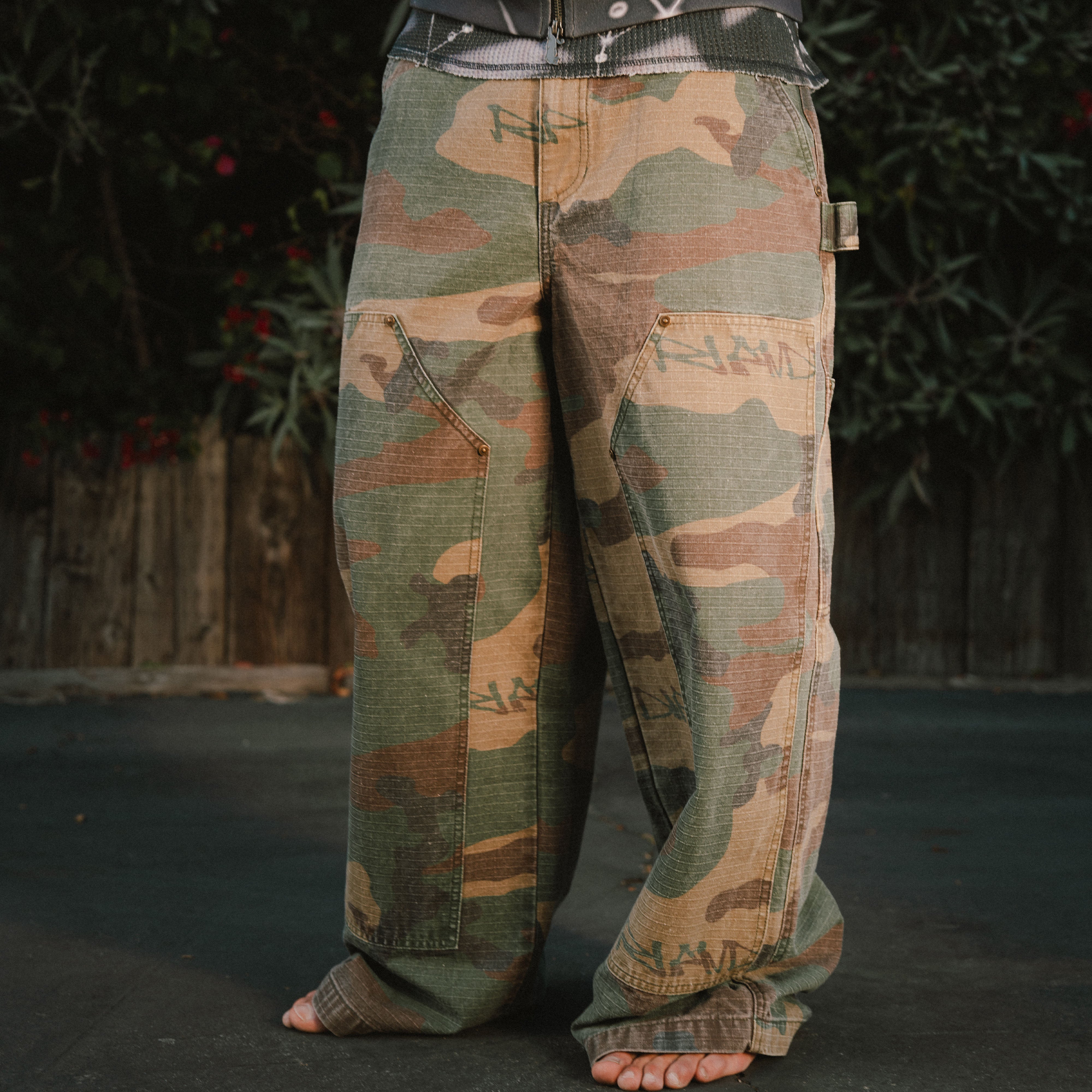 RIPNDIP Claws Camo Extra Wide Fit Carpenter Pants (Multi)