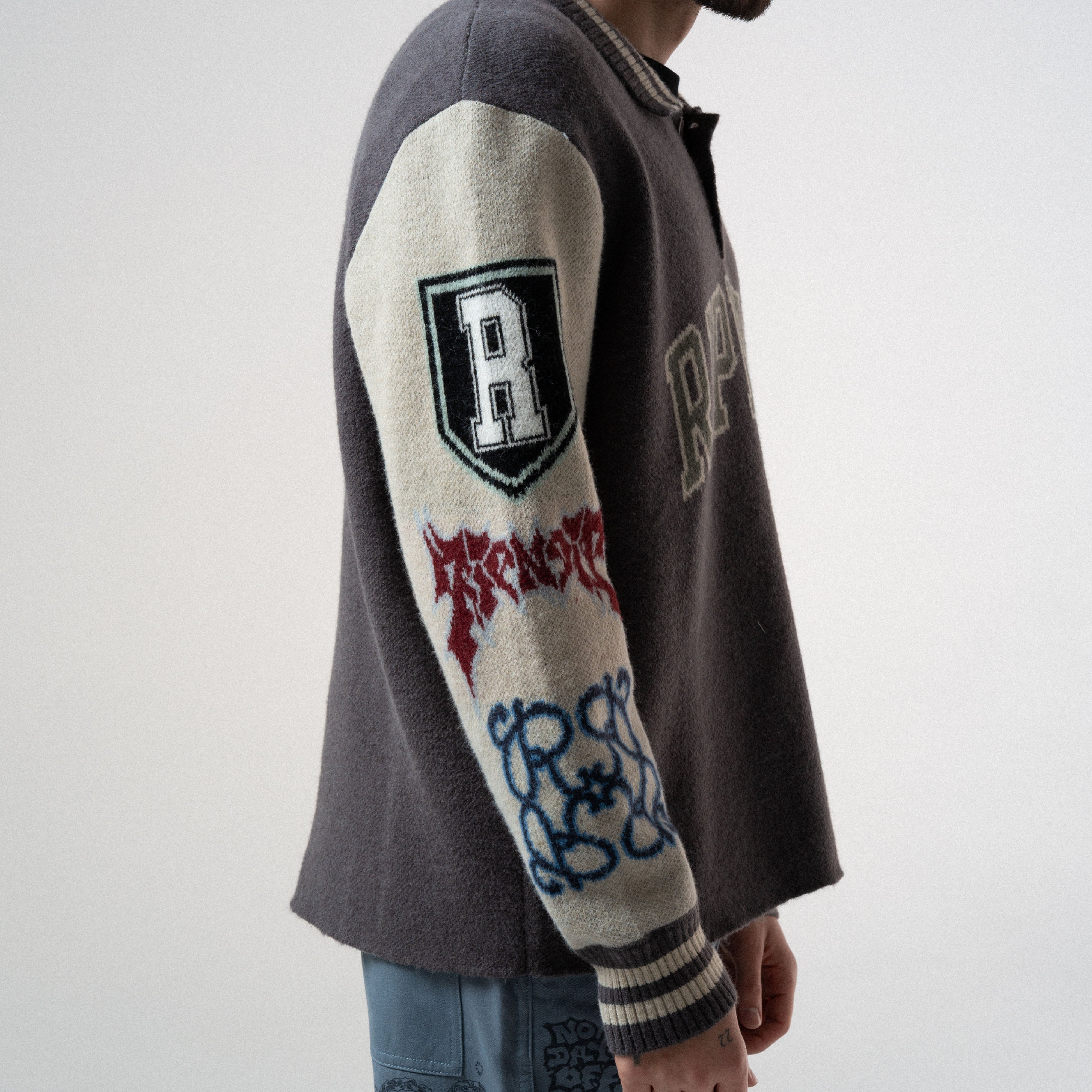 Run It Up Knit Sweater (Charoal / Cream)